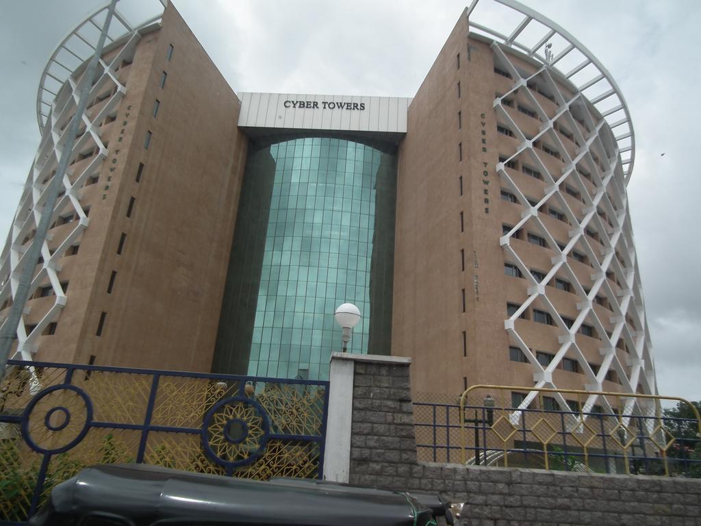 Hitech Shilparamam Guest House 海得拉巴 外观 照片